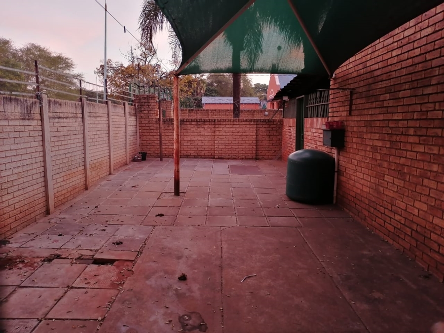 2 Bedroom Property for Sale in Rustenburg Central North West